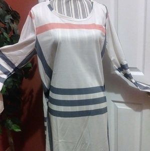 **CLOSING SHOP** Beautiful, easy wear dress